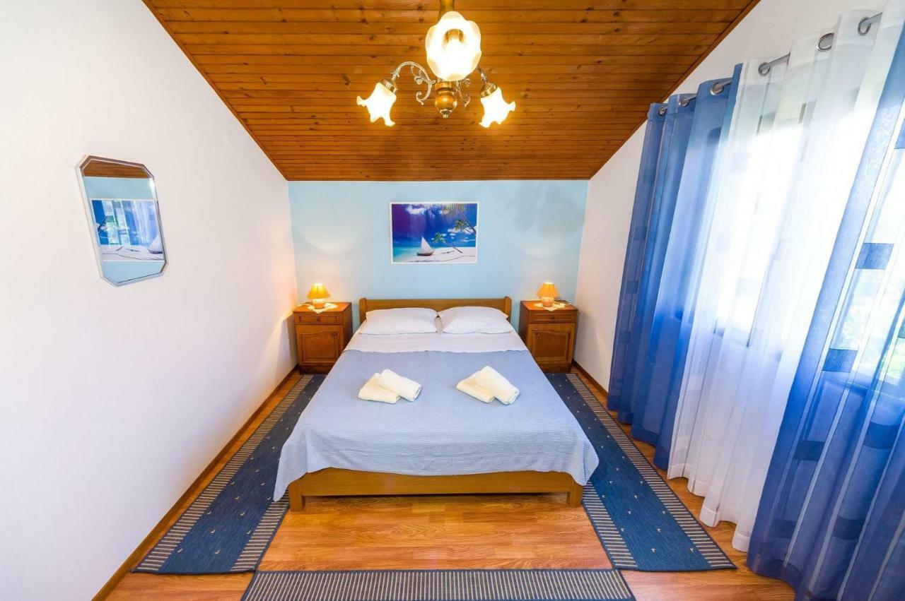 Apartment Matkos - With Garden And Terrace Nin Bagian luar foto